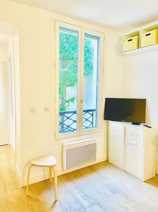 Appartement In The Center Of Montmartre Paris